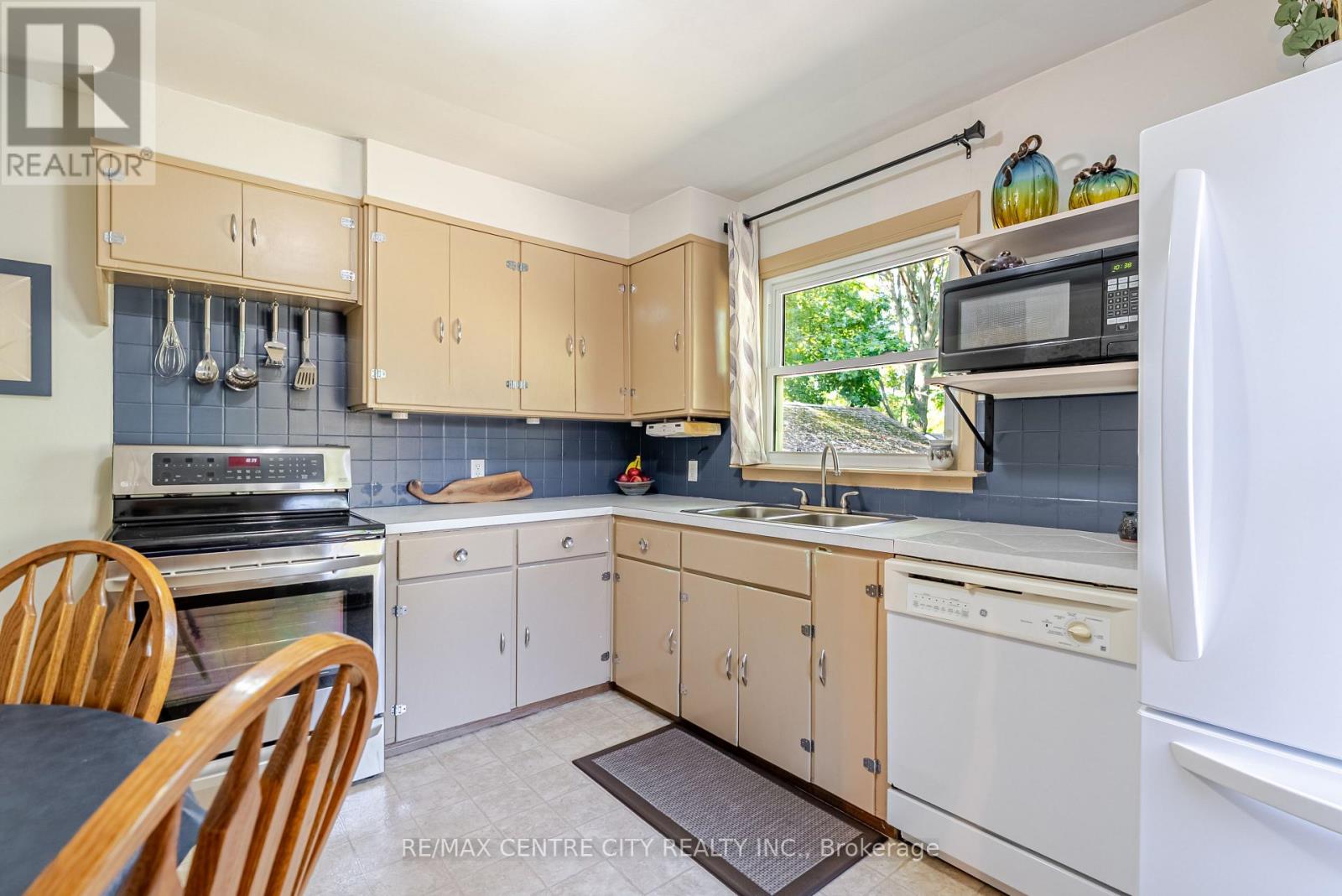 90 Caverly Road, Aylmer, Ontario  N5H 2P4 - Photo 12 - X12420145