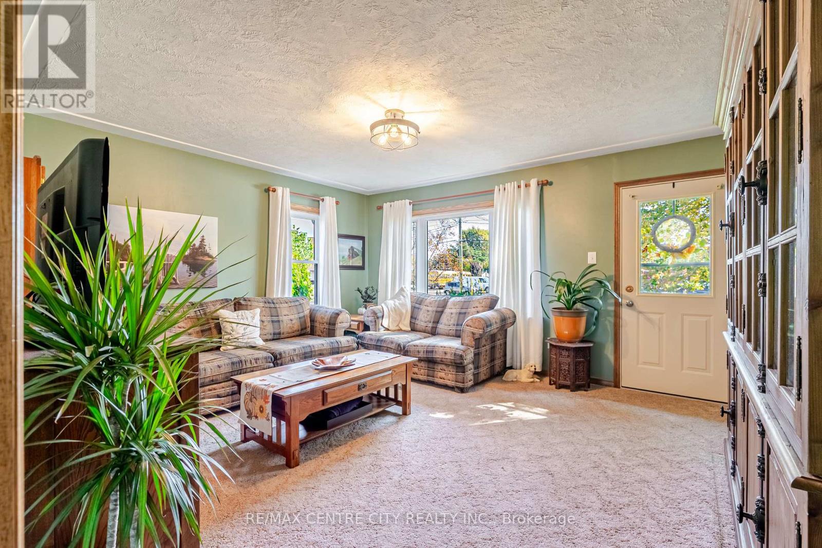 90 Caverly Road, Aylmer, Ontario  N5H 2P4 - Photo 8 - X12420145