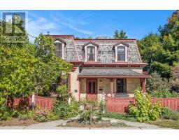 61 Drummond Street E, Perth, Ca