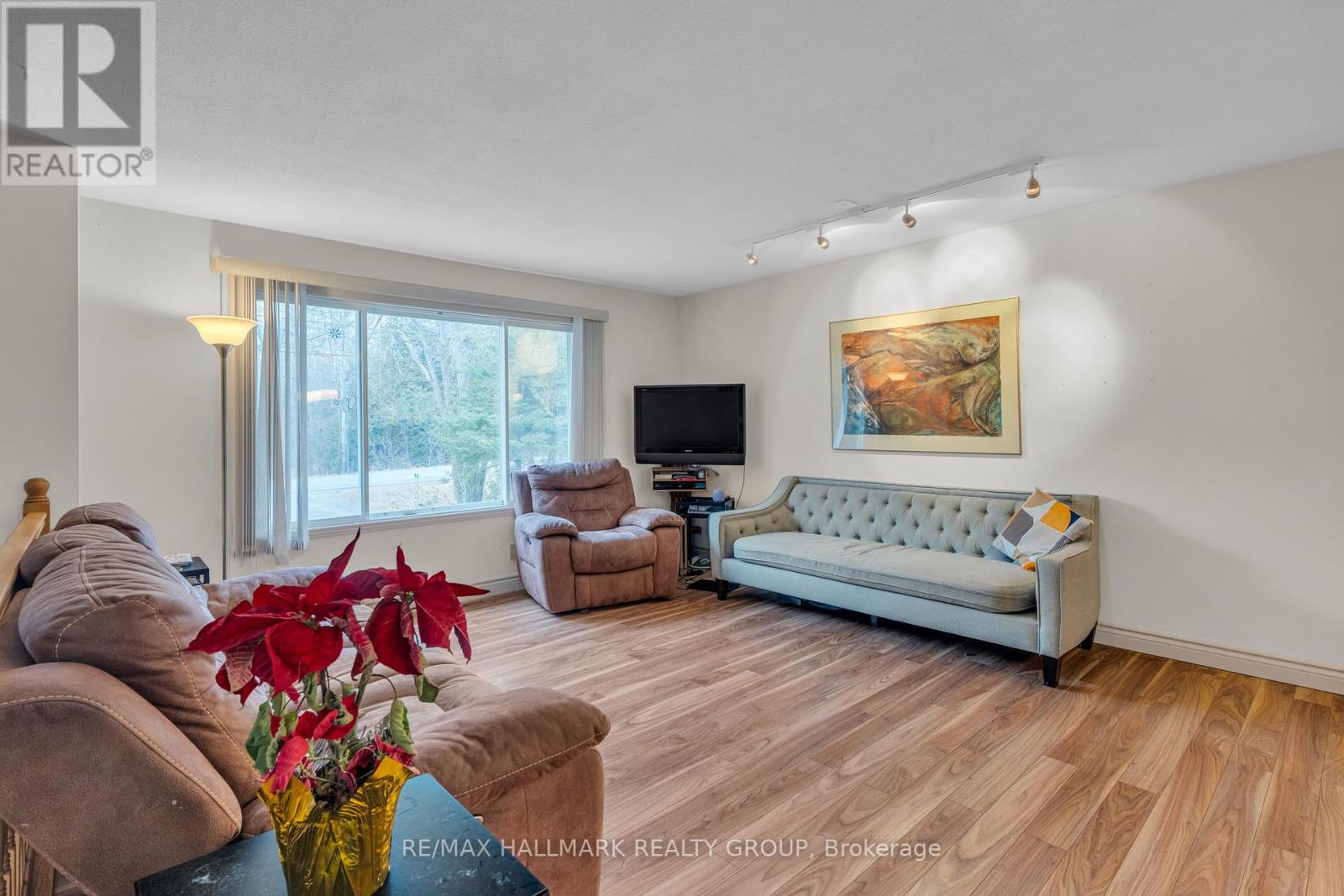 857 Rock Road, North Grenville, Ontario  K0G 1T0 - Photo 8 - X12420152