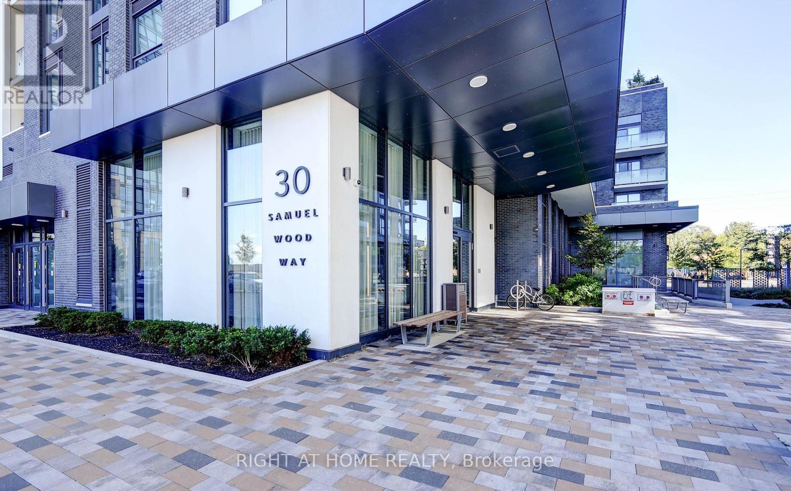 1404 - 30 Samuel Wood Way, Toronto, Ontario  M9B 0C9 - Photo 1 - W12420116