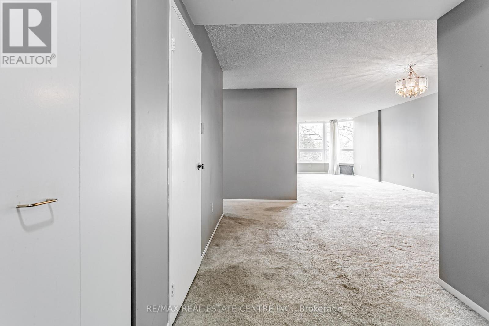 403 - 8 Lisa Street, Brampton, Ontario  L6T 4S6 - Photo 6 - W12420118