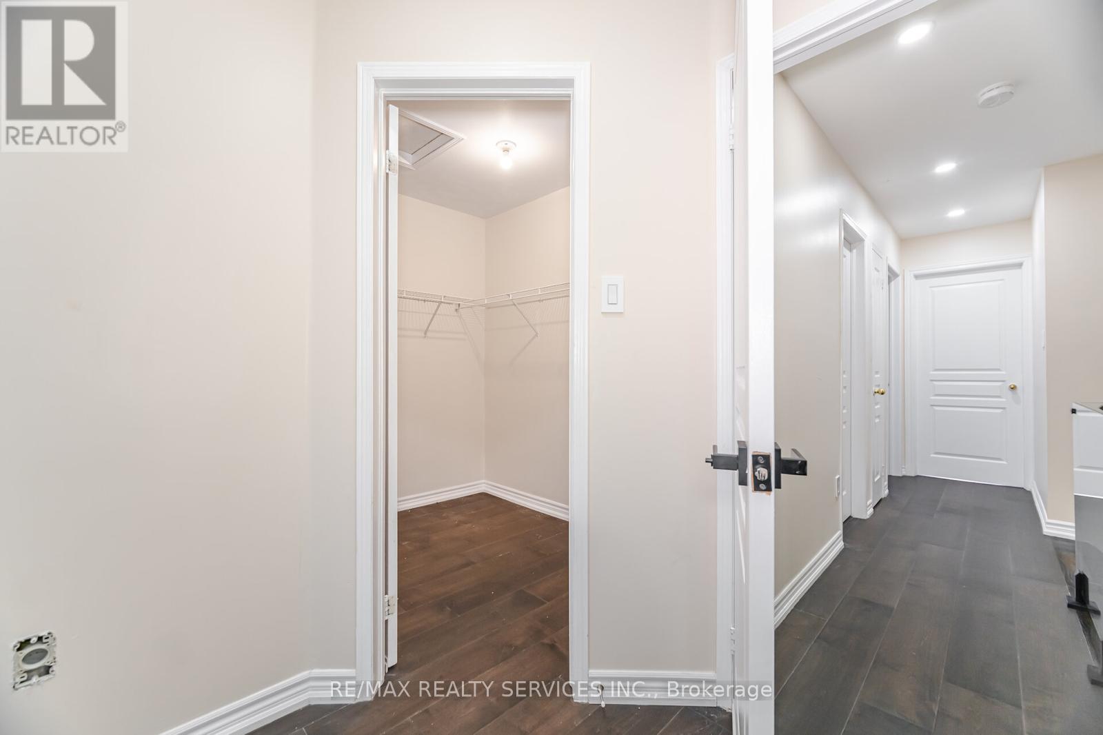 5935 Churchill Meadows Boulevard, Mississauga, Ontario  L5M 6Y4 - Photo 20 - W12420132