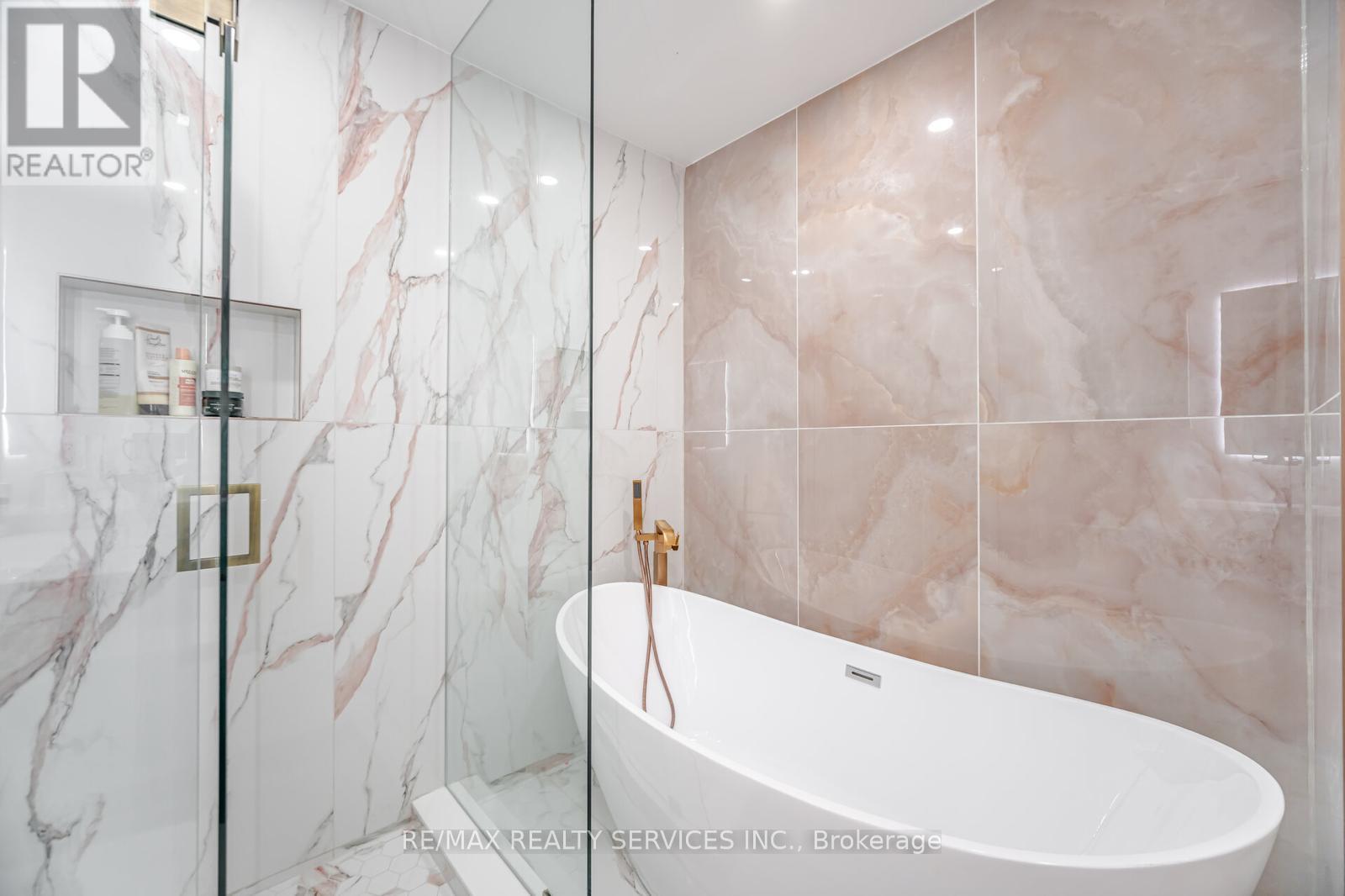 5935 Churchill Meadows Boulevard, Mississauga, Ontario  L5M 6Y4 - Photo 22 - W12420132