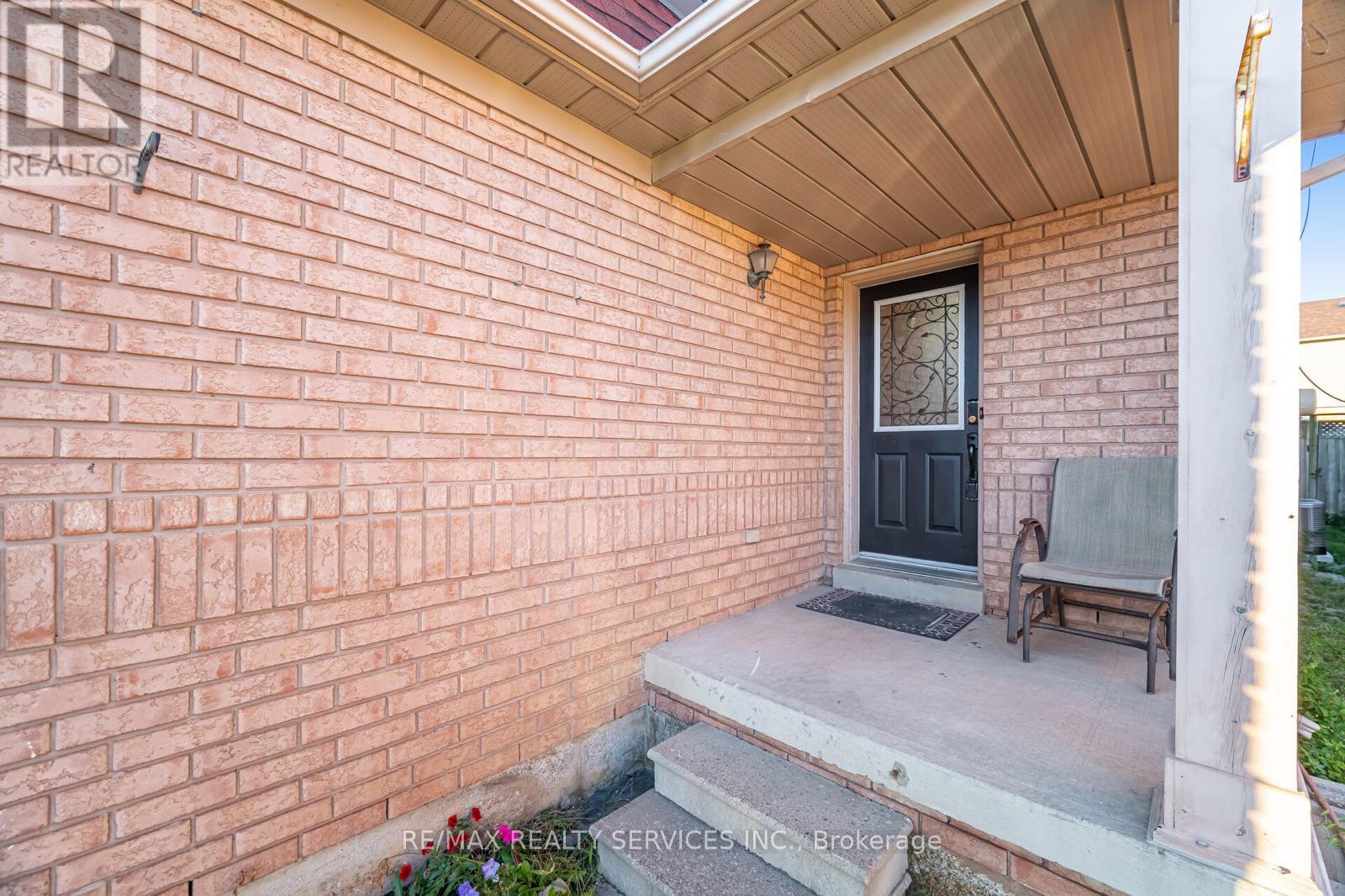 5935 Churchill Meadows Boulevard, Mississauga, Ontario  L5M 6Y4 - Photo 5 - W12420132