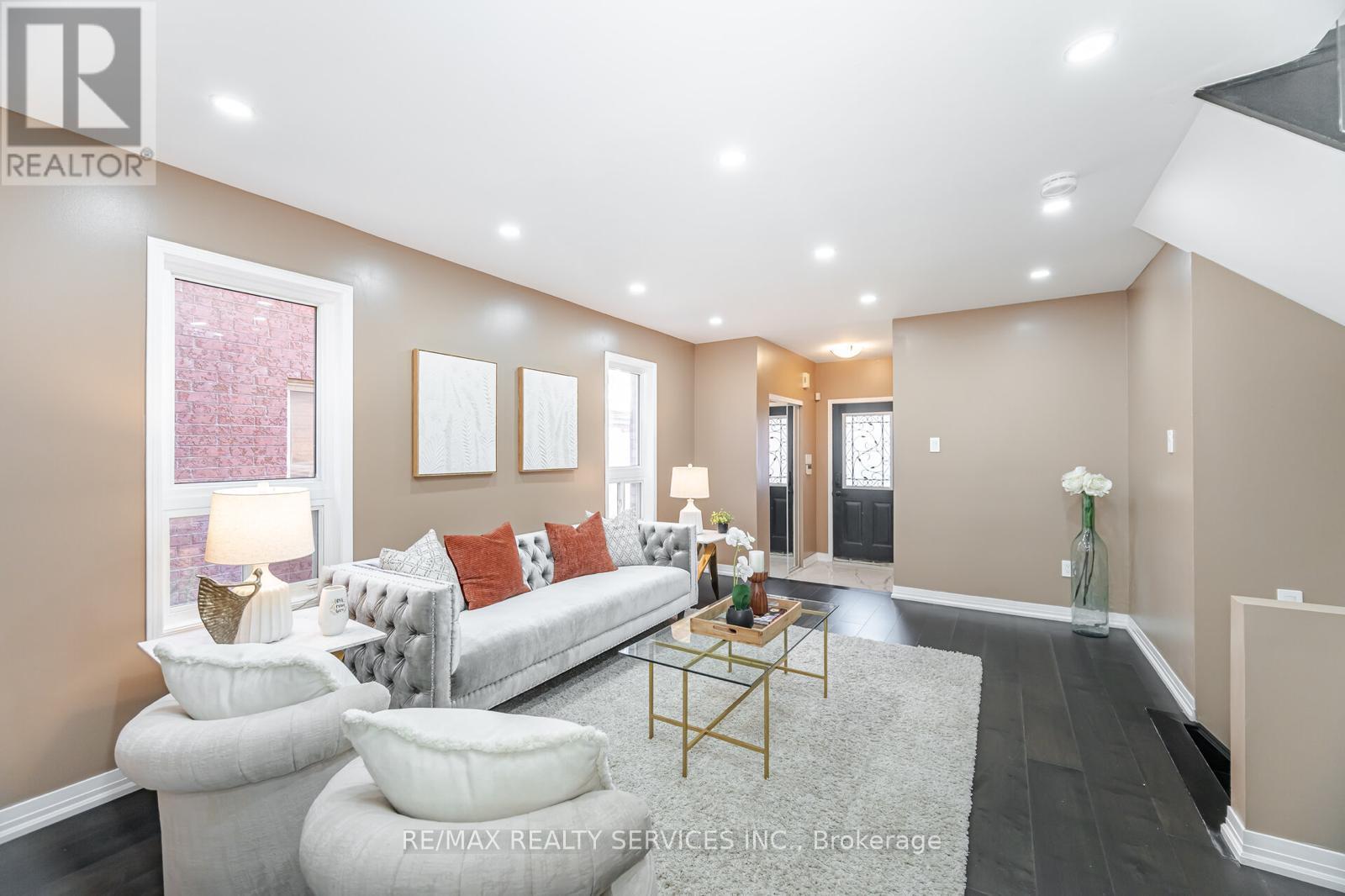 5935 Churchill Meadows Boulevard, Mississauga, Ontario  L5M 6Y4 - Photo 6 - W12420132