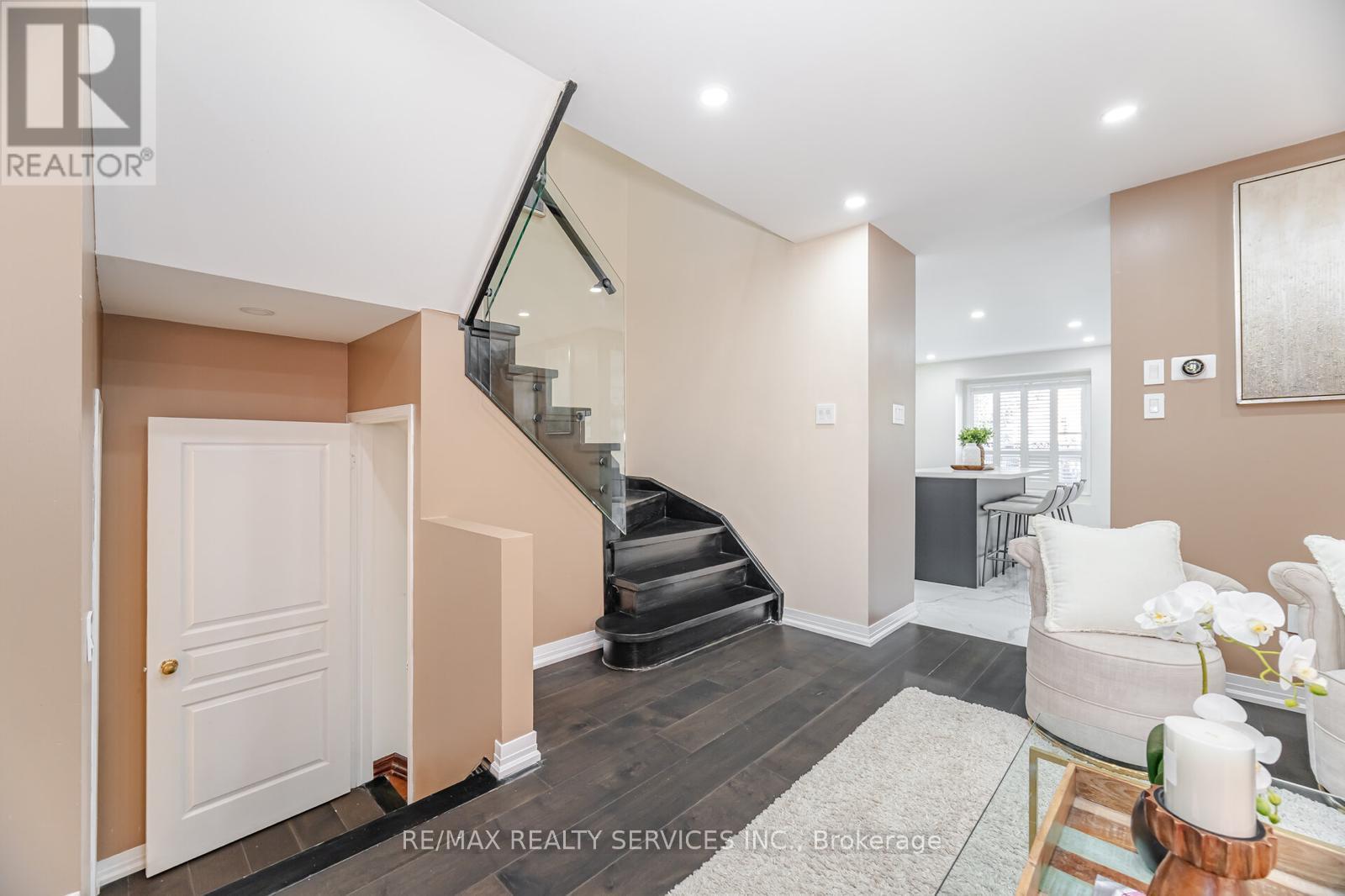 5935 Churchill Meadows Boulevard, Mississauga, Ontario  L5M 6Y4 - Photo 9 - W12420132