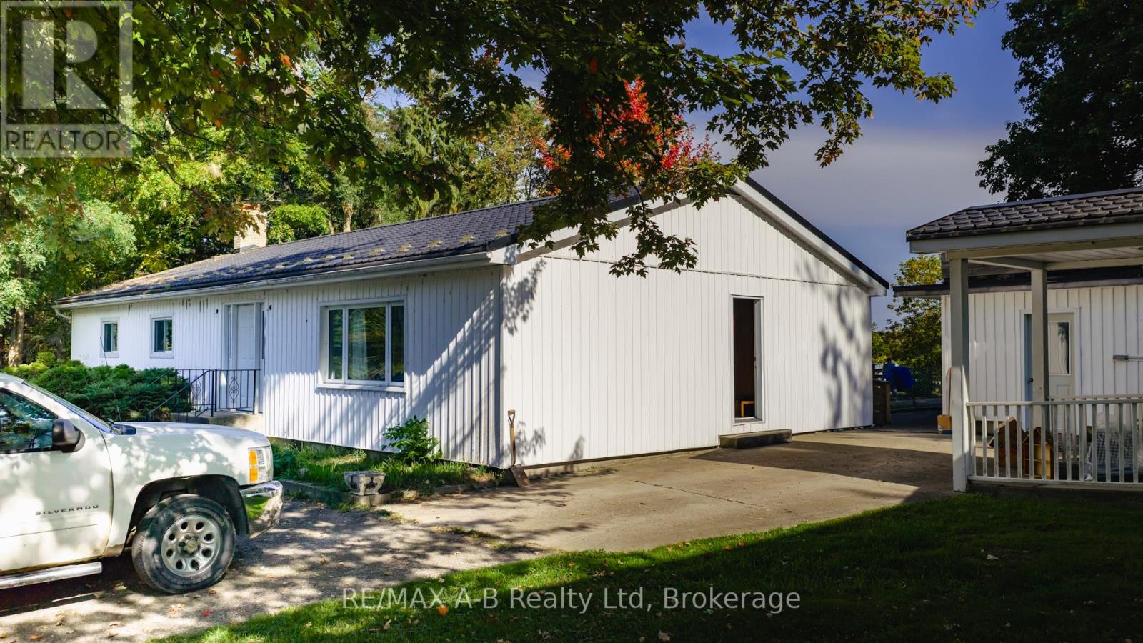 4740 16 Line, Perth South, Ontario  N4X 1C9 - Photo 25 - X12420151