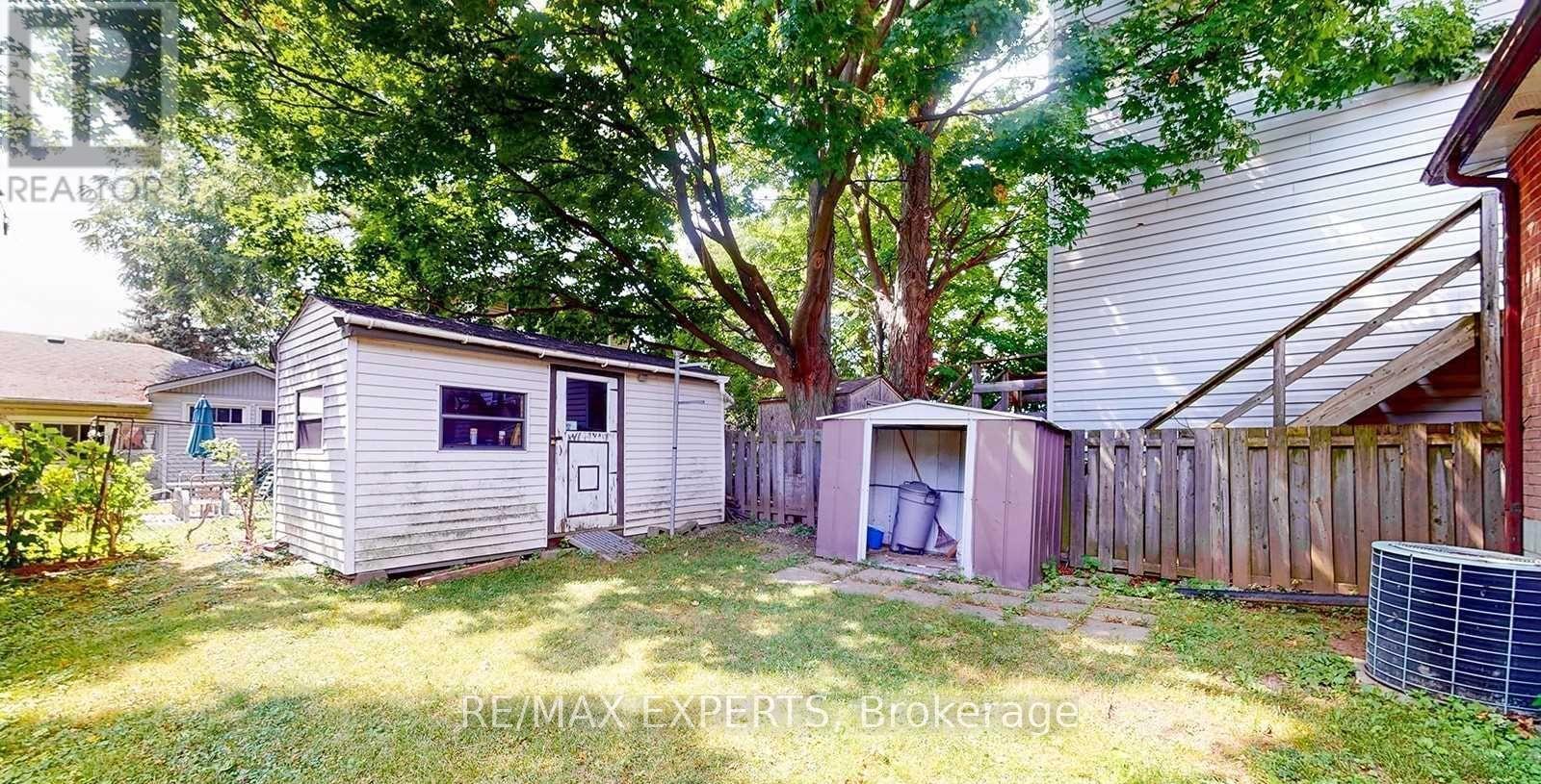 153 Ward Avenue, Hamilton, Ontario  L8S 2G1 - Photo 13 - X12420119