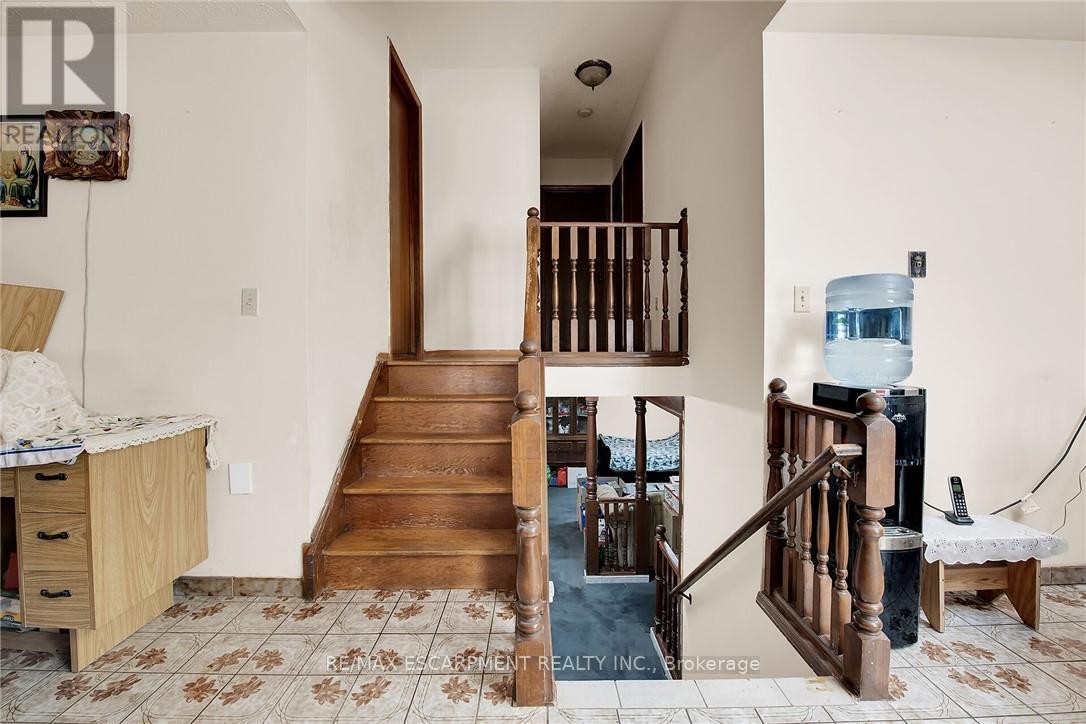 45 Juniper Drive, Hamilton, Ontario  L8E 4C7 - Photo 18 - X12420123
