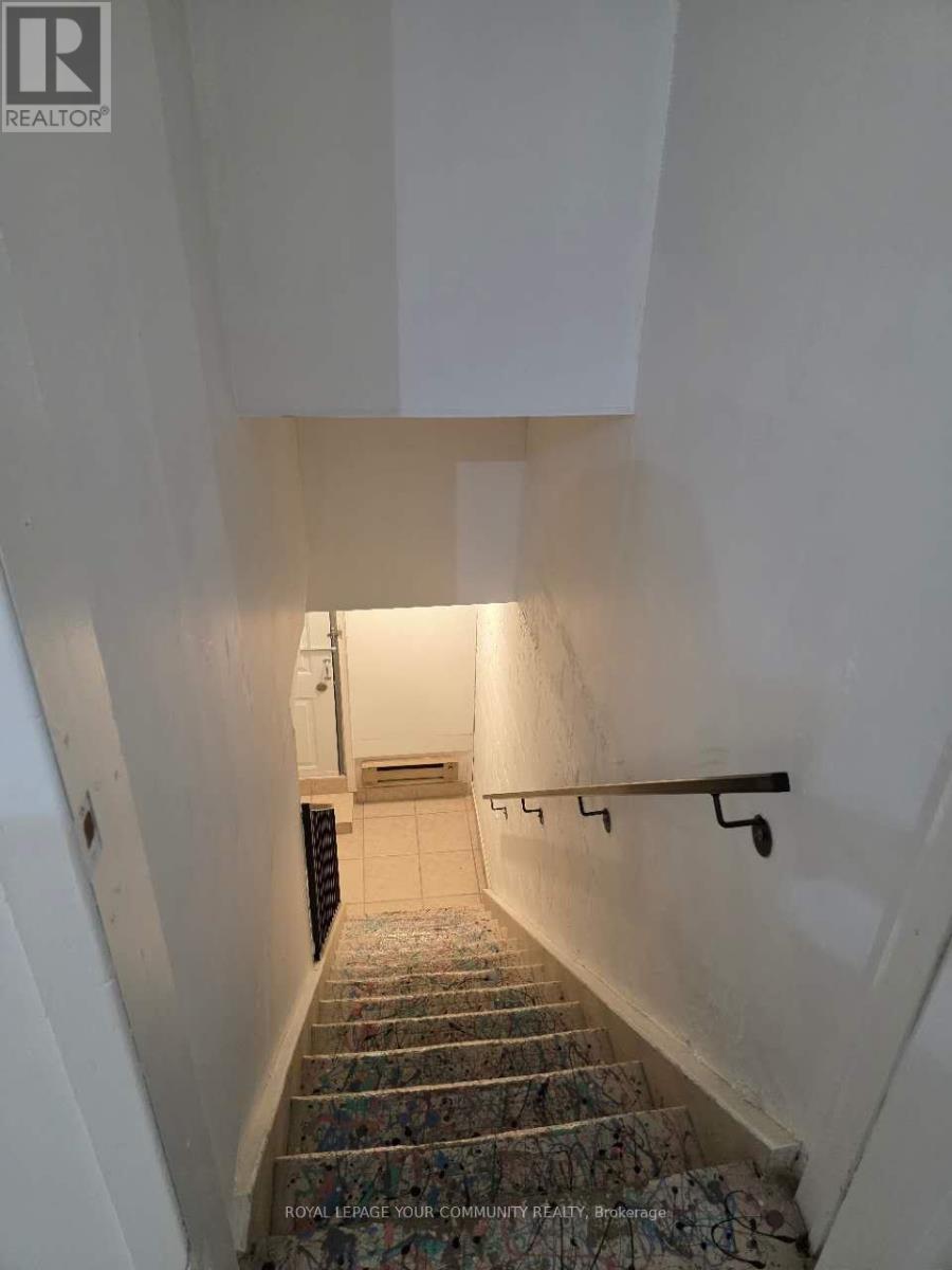 1003 Eglinton Avenue W, Toronto, Ontario  M5C 2C7 - Photo 6 - C12420158