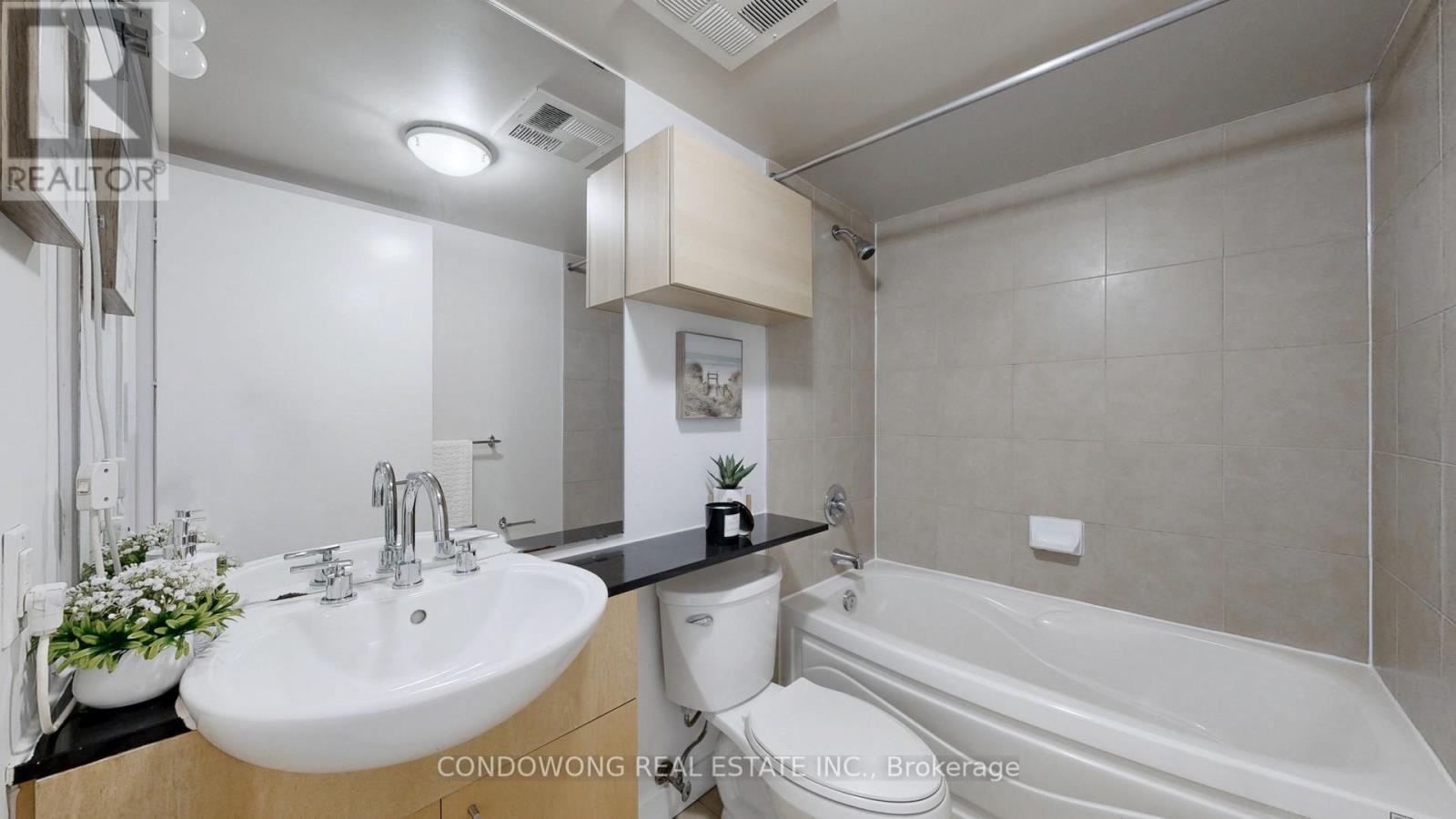 512 - 373 Front Street W, Toronto, Ontario  M5V 3R7 - Photo 8 - C12420179