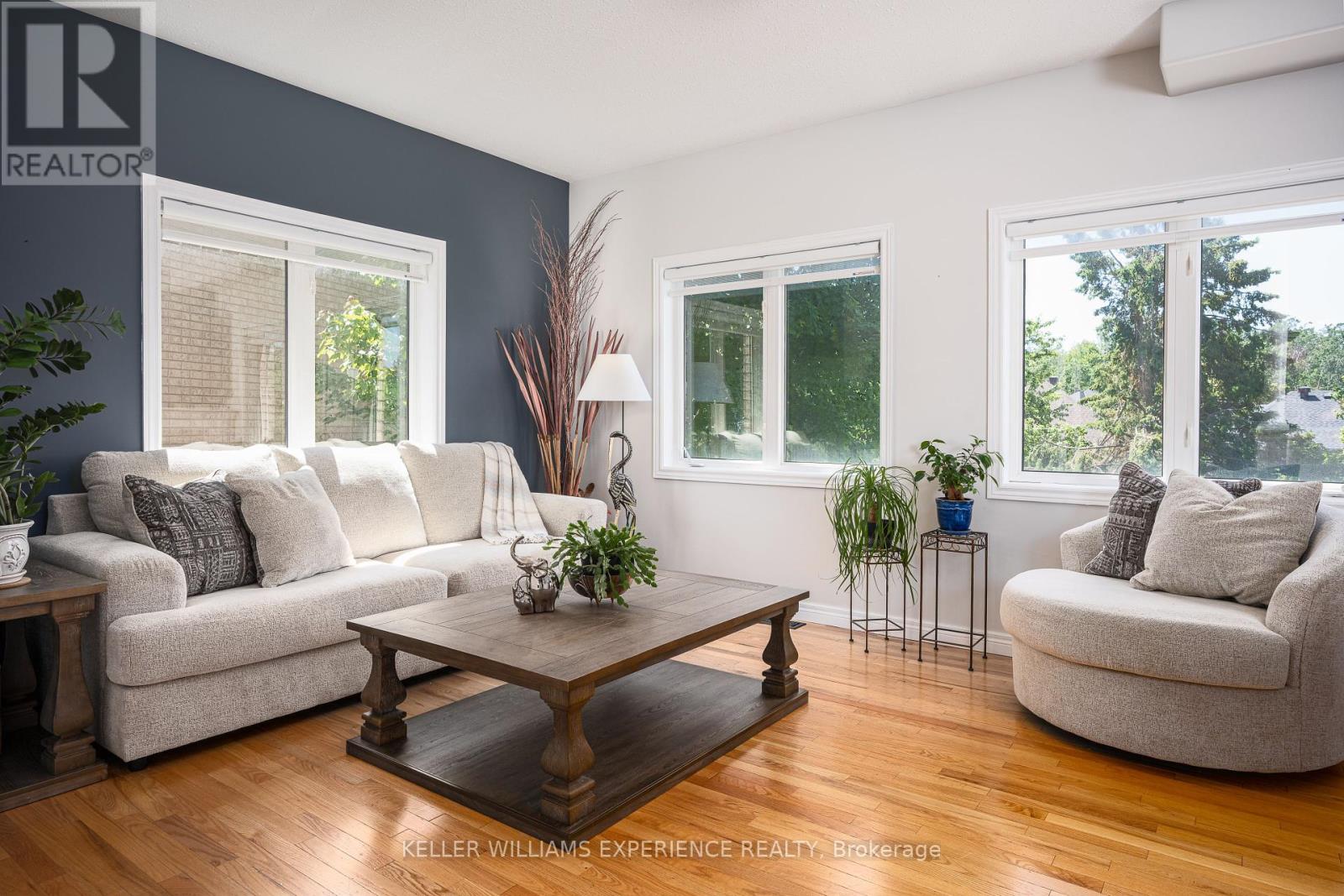 36 Stapleton Place, Barrie, Ontario  L4N 5Z4 - Photo 10 - S12420153
