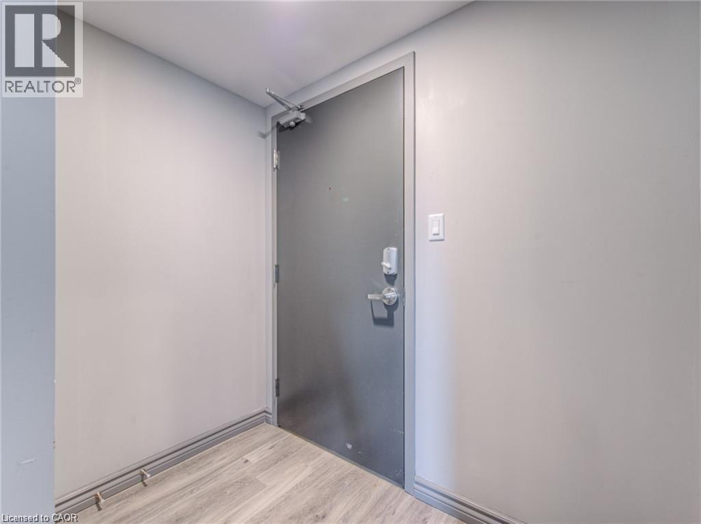 275 Larch Street Unit# H108, Waterloo, Ontario  N2L 3R2 - Photo 3 - 40772540