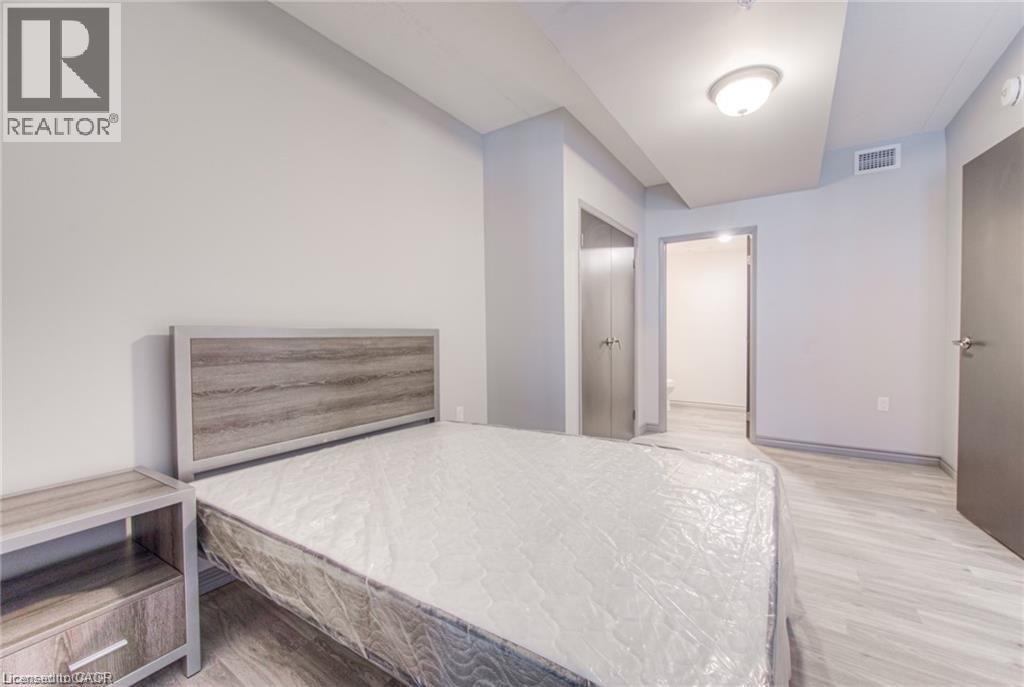 275 Larch Street Unit# H108, Waterloo, Ontario  N2L 3R2 - Photo 5 - 40772540