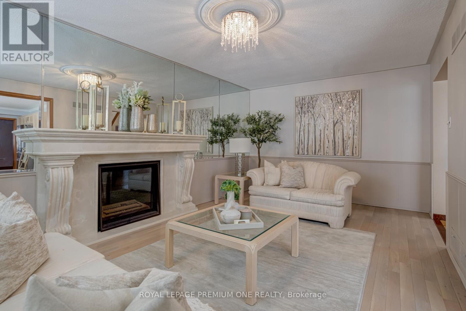 41 Whitley Avenue, Toronto, Ontario  M3K 1A1 - Photo 17 - W12417098