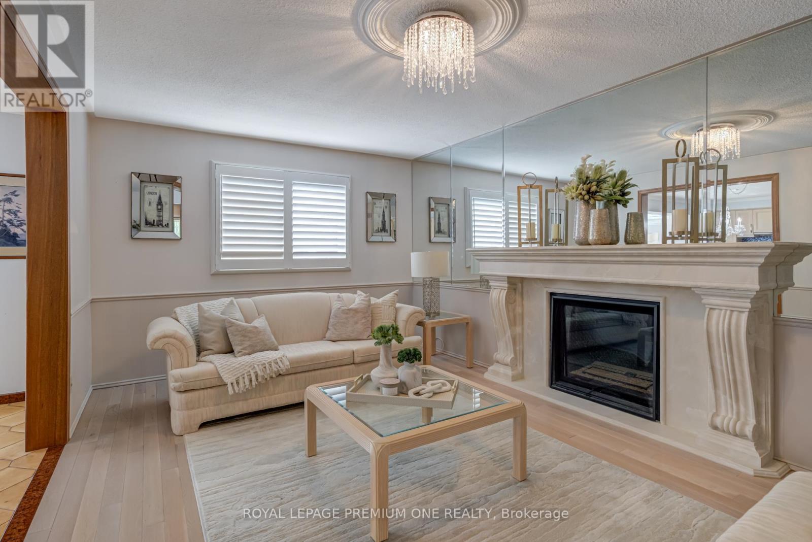 41 Whitley Avenue, Toronto, Ontario  M3K 1A1 - Photo 18 - W12417098