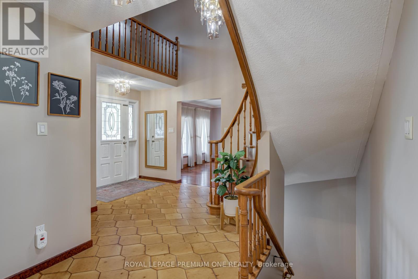 41 Whitley Avenue, Toronto, Ontario  M3K 1A1 - Photo 19 - W12417098