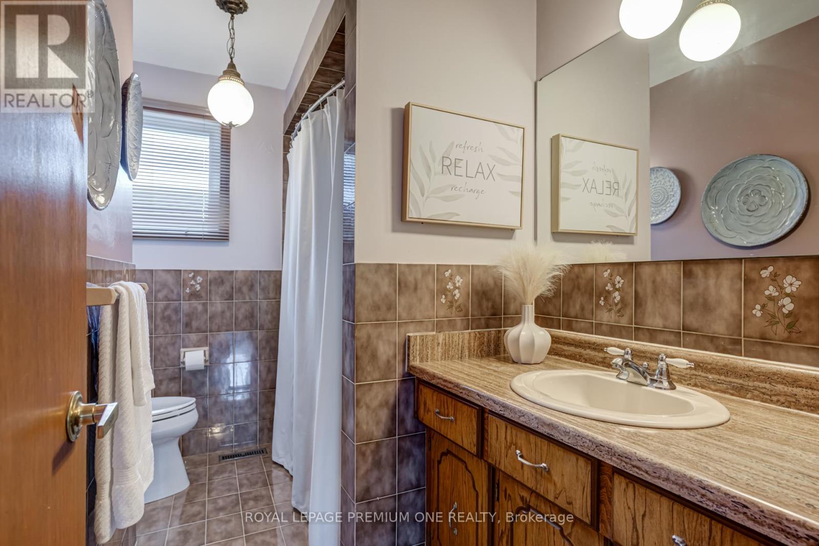 41 Whitley Avenue, Toronto, Ontario  M3K 1A1 - Photo 26 - W12417098