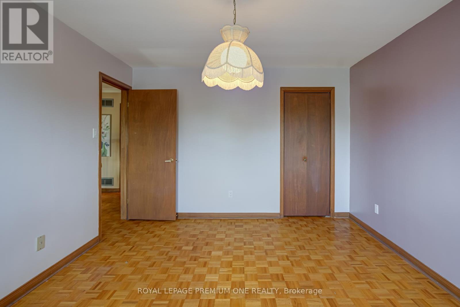 41 Whitley Avenue, Toronto, Ontario  M3K 1A1 - Photo 30 - W12417098