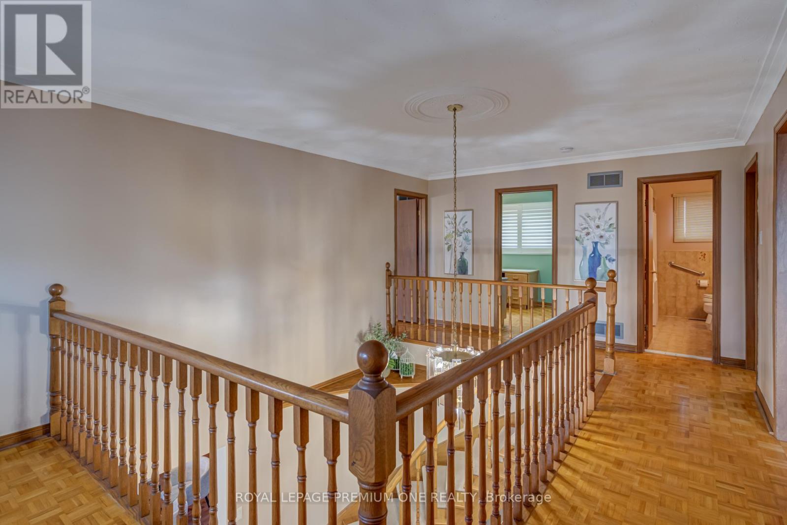 41 Whitley Avenue, Toronto, Ontario  M3K 1A1 - Photo 31 - W12417098