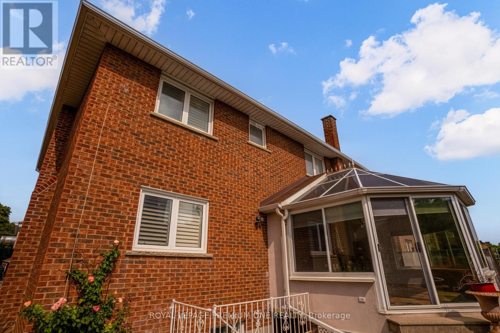 41 Whitley Avenue, Toronto, Ontario  M3K 1A1 - Photo 45 - W12417098