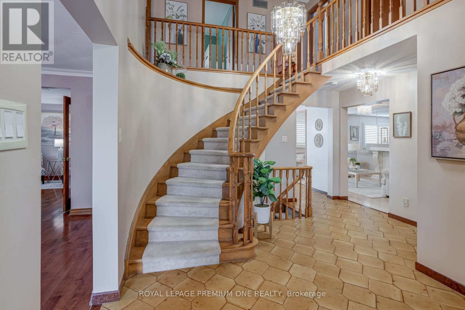 41 Whitley Avenue, Toronto, Ontario  M3K 1A1 - Photo 7 - W12417098