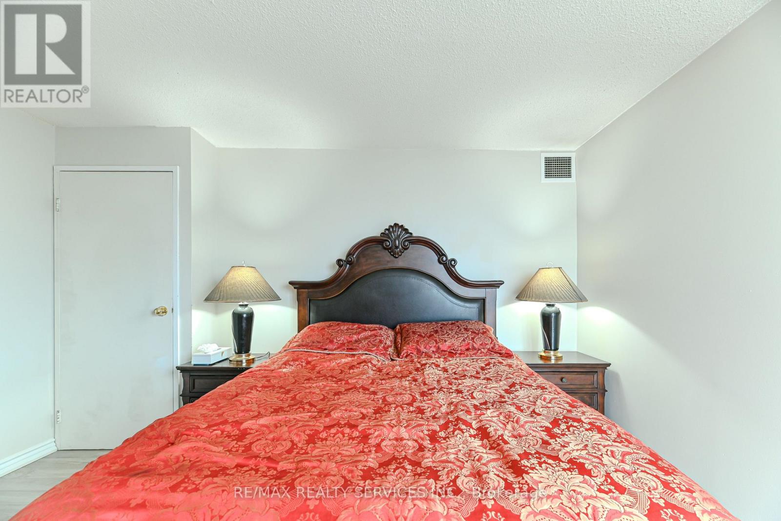 1911 - 35 Trailwood Drive, Mississauga, Ontario  L4Z 3K9 - Photo 17 - W12420149