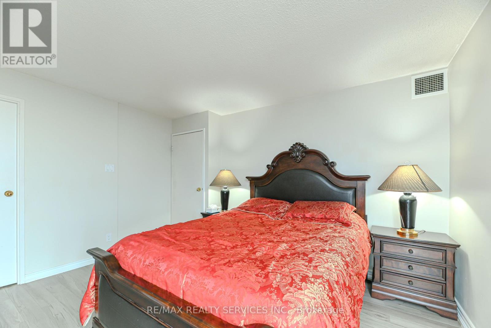 1911 - 35 Trailwood Drive, Mississauga, Ontario  L4Z 3K9 - Photo 18 - W12420149
