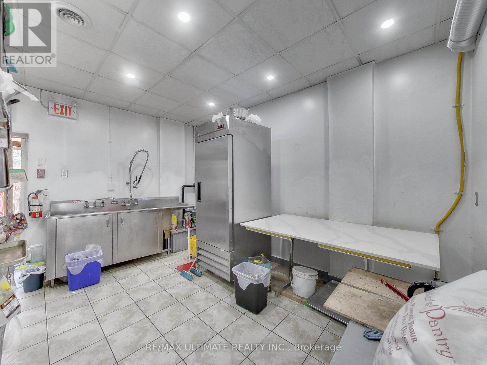 1159 St. Clair Avenue, Toronto (Corso Italia-Davenport), Ontario  M6E 1B2 - Photo 19 - W12420164