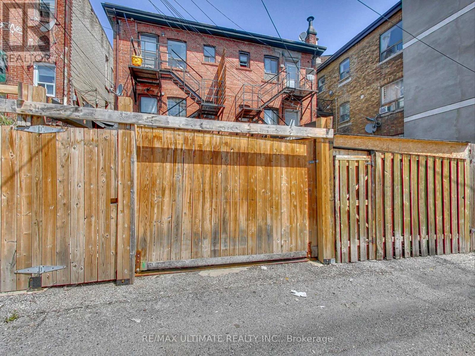 1159 St. Clair Avenue, Toronto (Corso Italia-Davenport), Ontario  M6E 1B2 - Photo 29 - W12420164