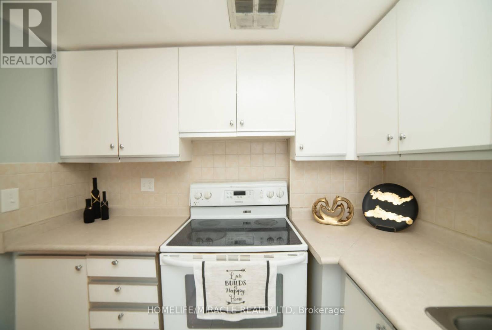 404 - 10 Markbrook Lane, Toronto, Ontario  M9V 5E3 - Photo 13 - W12420182