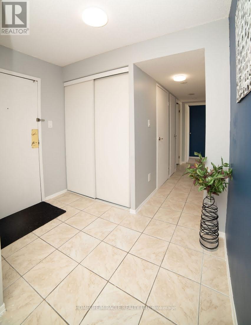 404 - 10 Markbrook Lane, Toronto, Ontario  M9V 5E3 - Photo 4 - W12420182