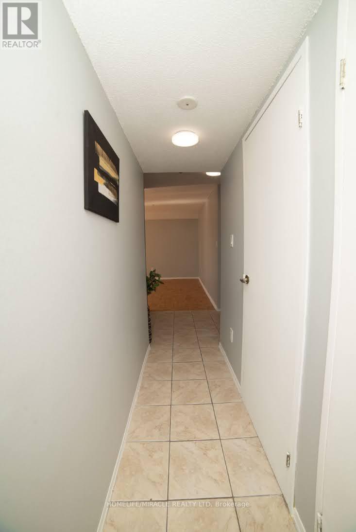 404 - 10 Markbrook Lane, Toronto, Ontario  M9V 5E3 - Photo 5 - W12420182