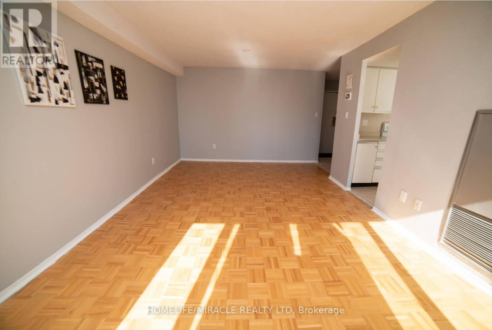 404 - 10 Markbrook Lane, Toronto, Ontario  M9V 5E3 - Photo 7 - W12420182
