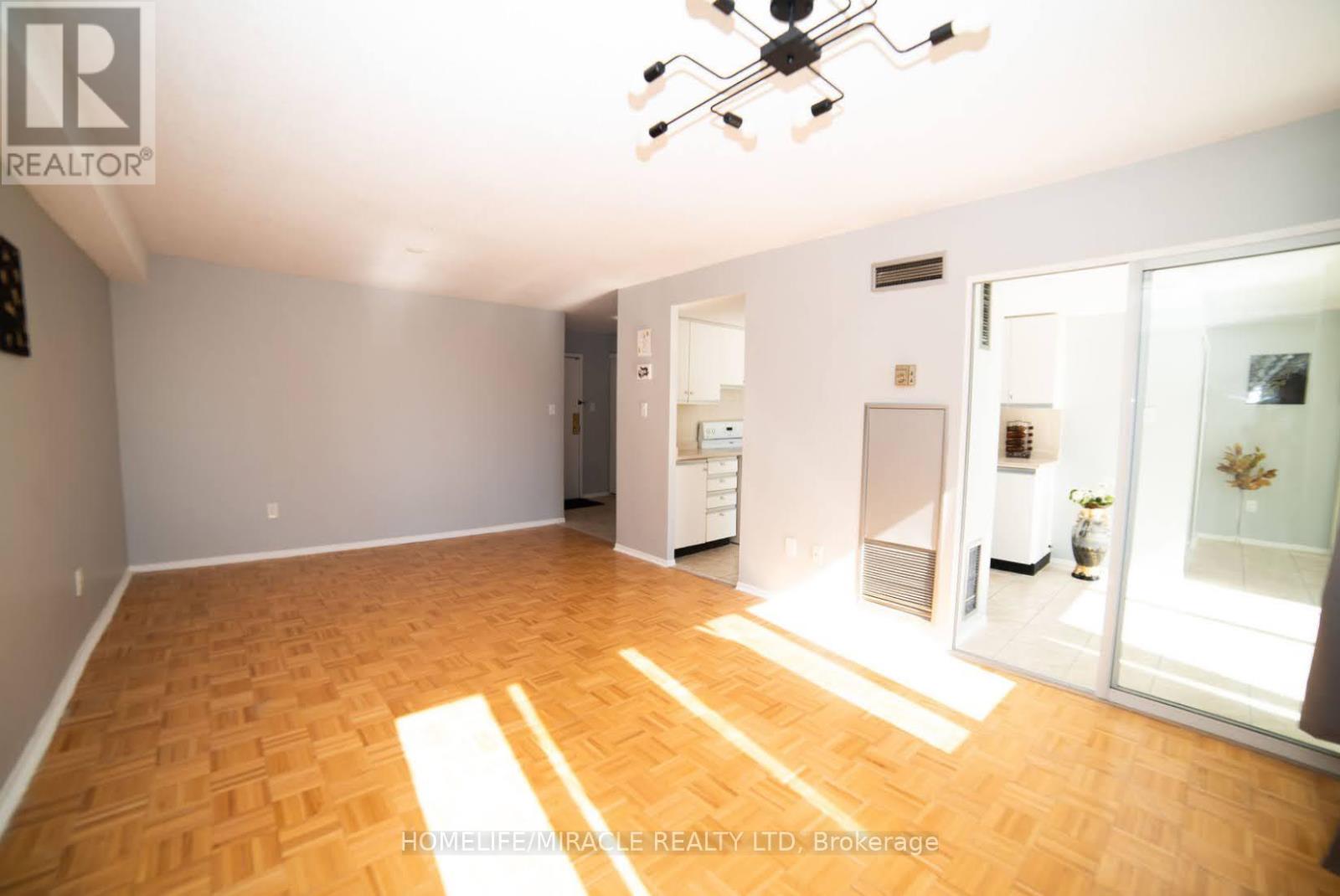 404 - 10 Markbrook Lane, Toronto, Ontario  M9V 5E3 - Photo 8 - W12420182