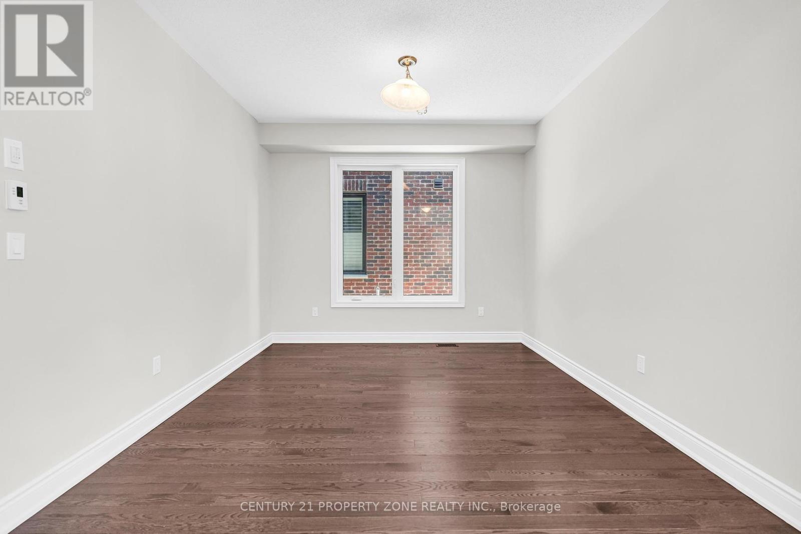 33 Gladmary Drive, Brampton, Ontario  L6Y 6K9 - Photo 11 - W12420187