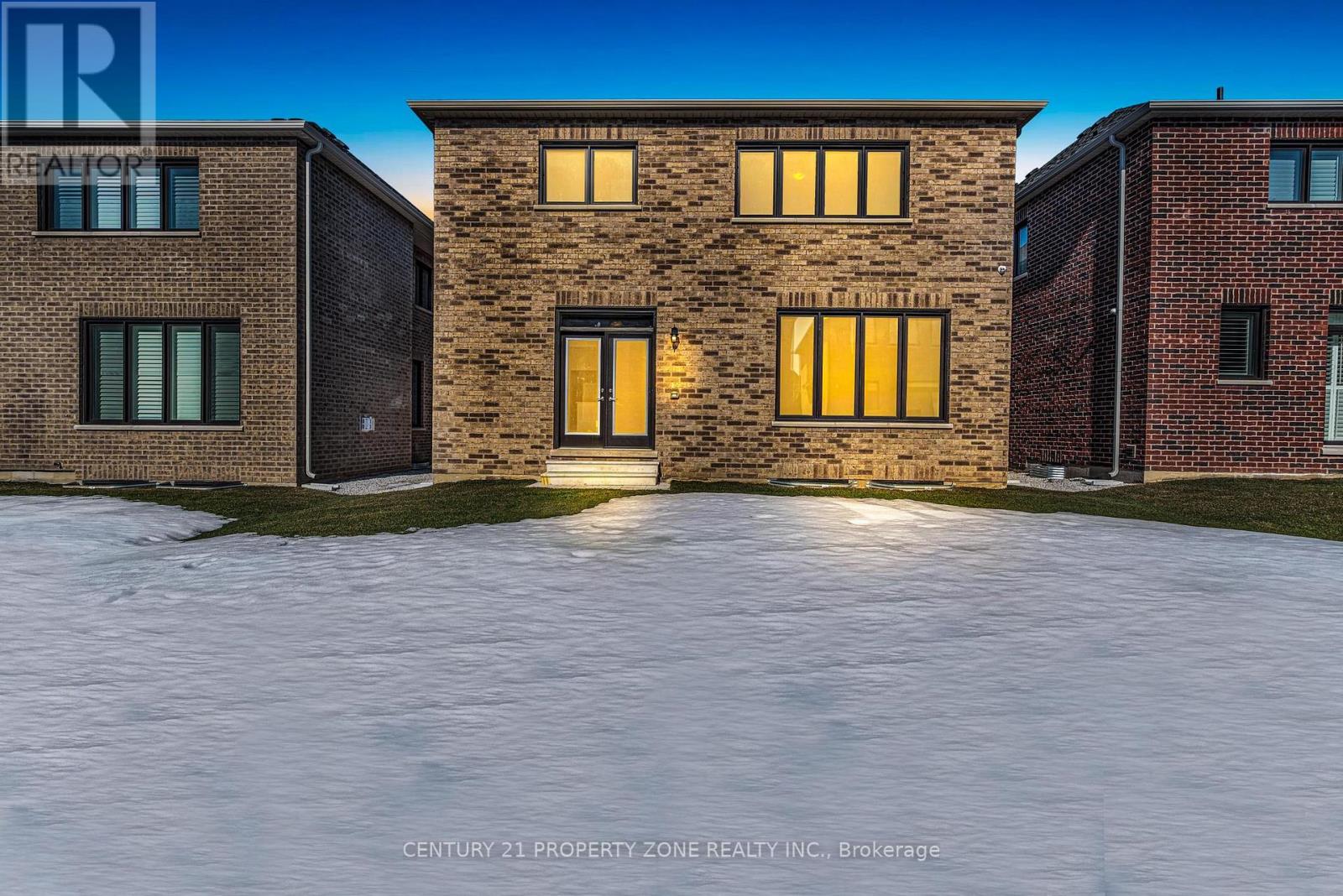 33 Gladmary Drive, Brampton, Ontario  L6Y 6K9 - Photo 2 - W12420187
