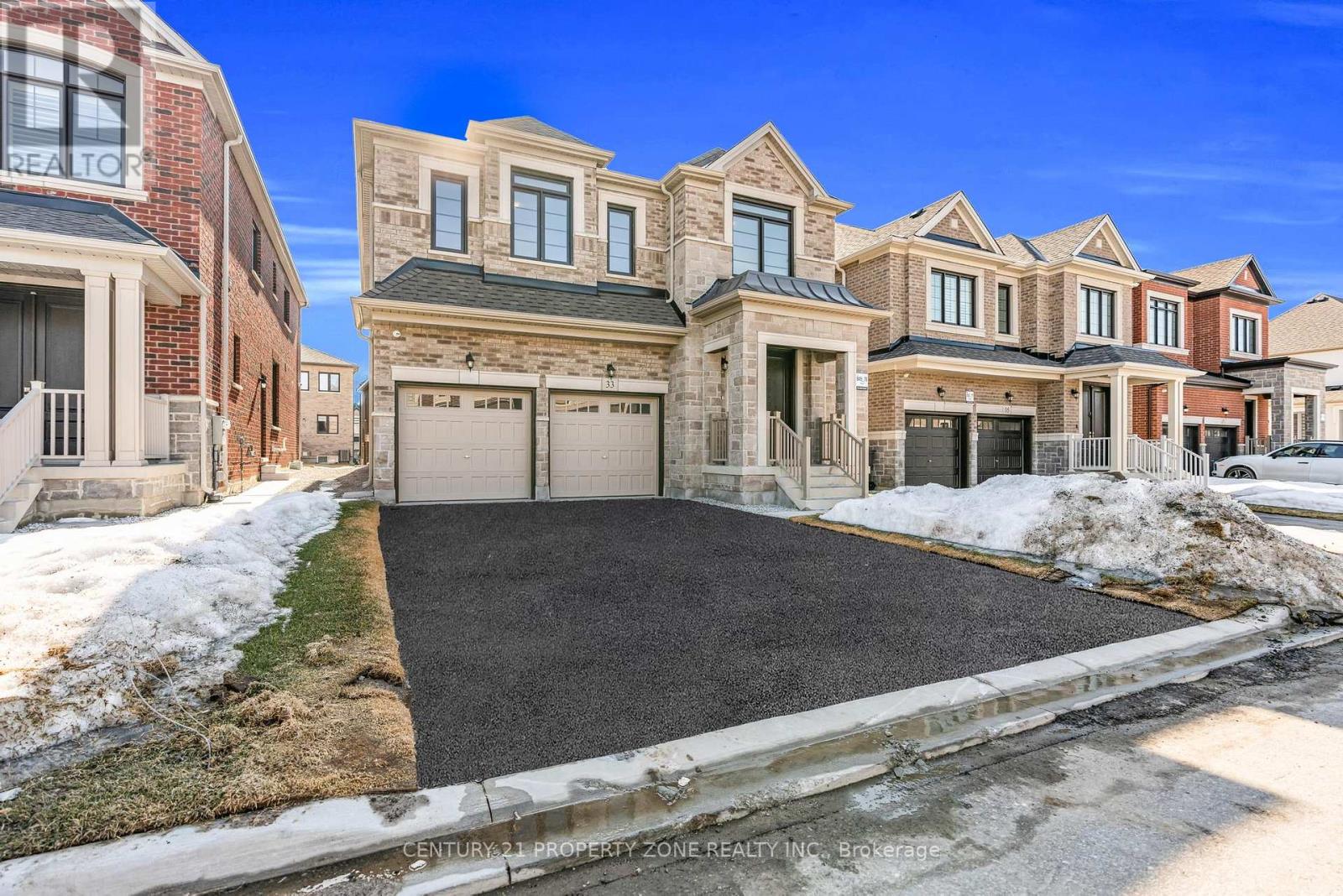 33 Gladmary Drive, Brampton, Ontario  L6Y 6K9 - Photo 6 - W12420187