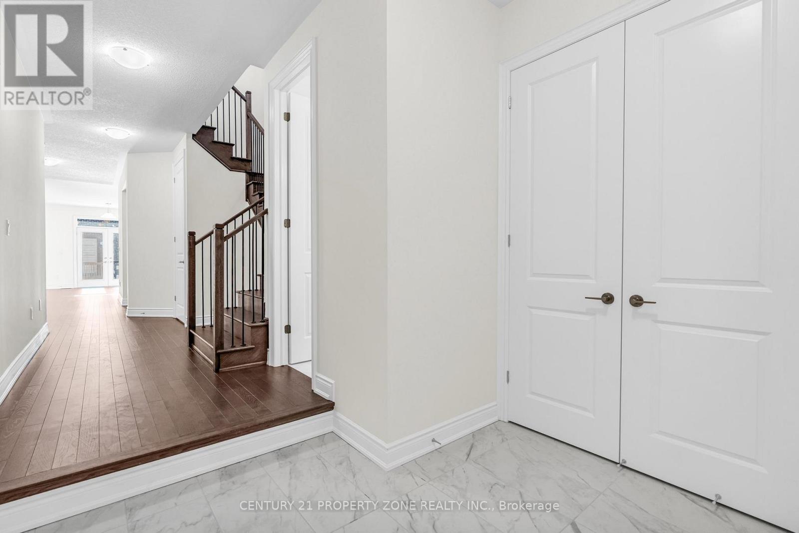 33 Gladmary Drive, Brampton, Ontario  L6Y 6K9 - Photo 9 - W12420187