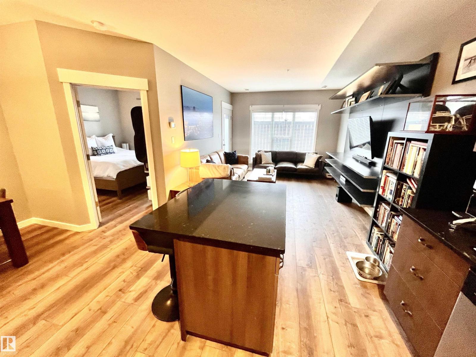#110 10518 113 St Nw, Edmonton, Alberta  T5H 0C6 - Photo 3 - E4458936
