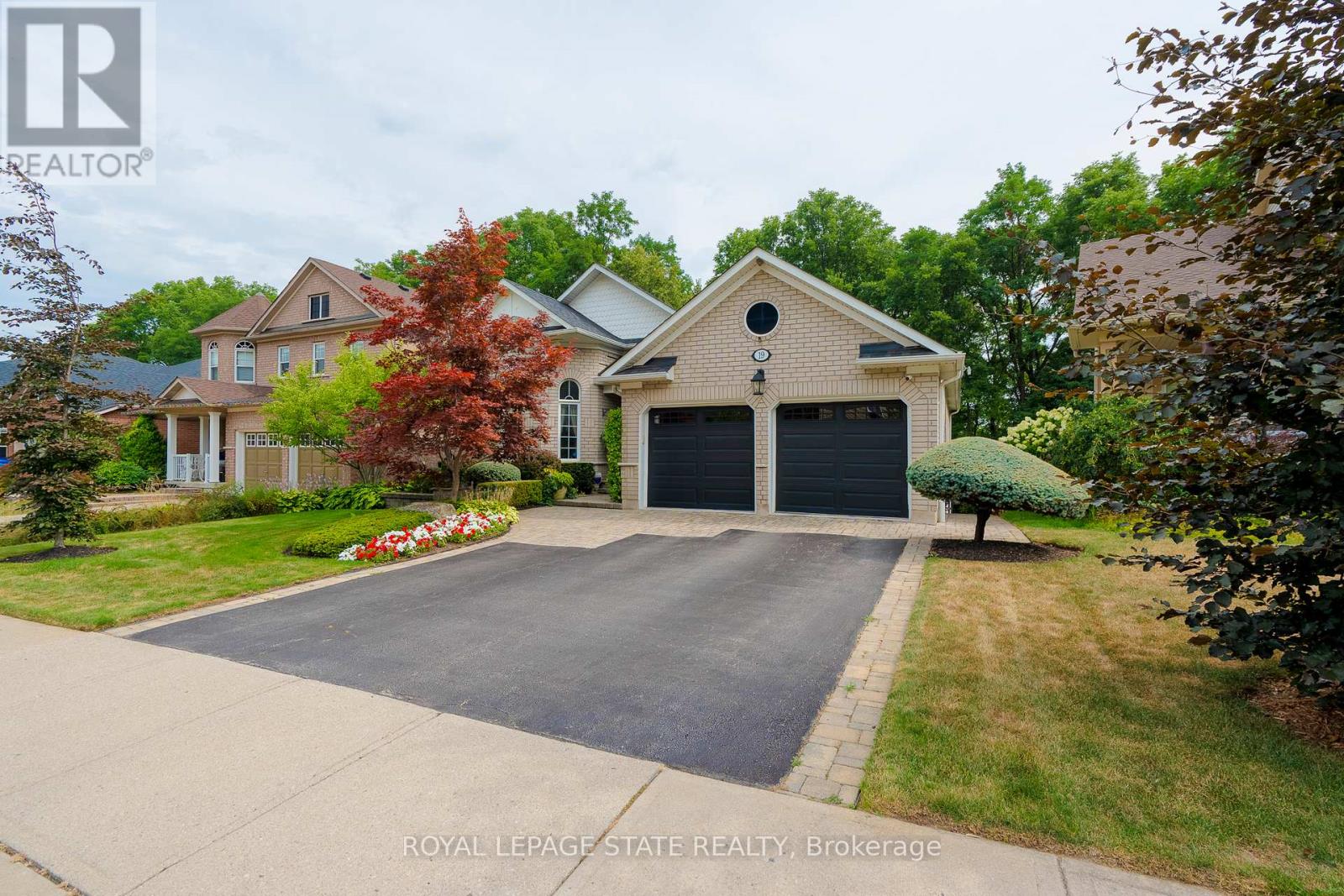19 BRYDALE COURT, Hamilton, Ontario