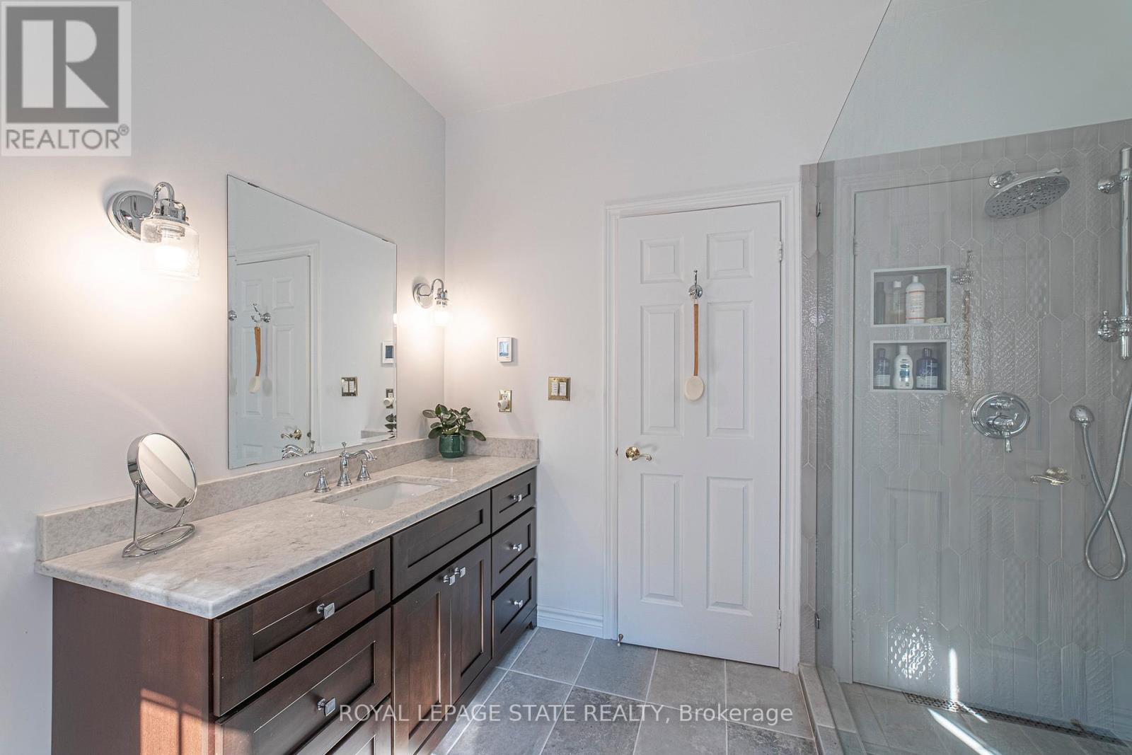 19 Brydale Court, Hamilton, Ontario  L9H 7R9 - Photo 18 - X12420170