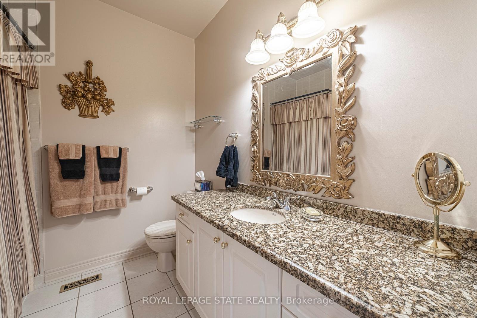 19 Brydale Court, Hamilton, Ontario  L9H 7R9 - Photo 19 - X12420170