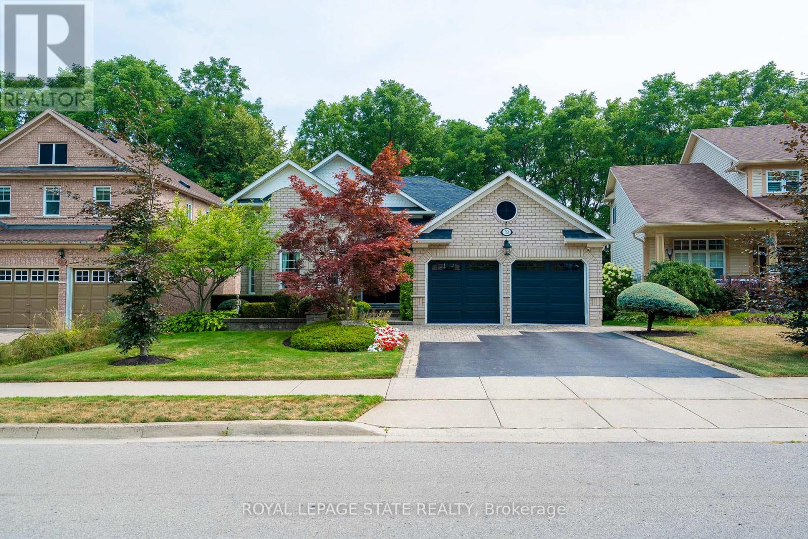 19 Brydale Court, Hamilton, Ontario  L9H 7R9 - Photo 2 - X12420170