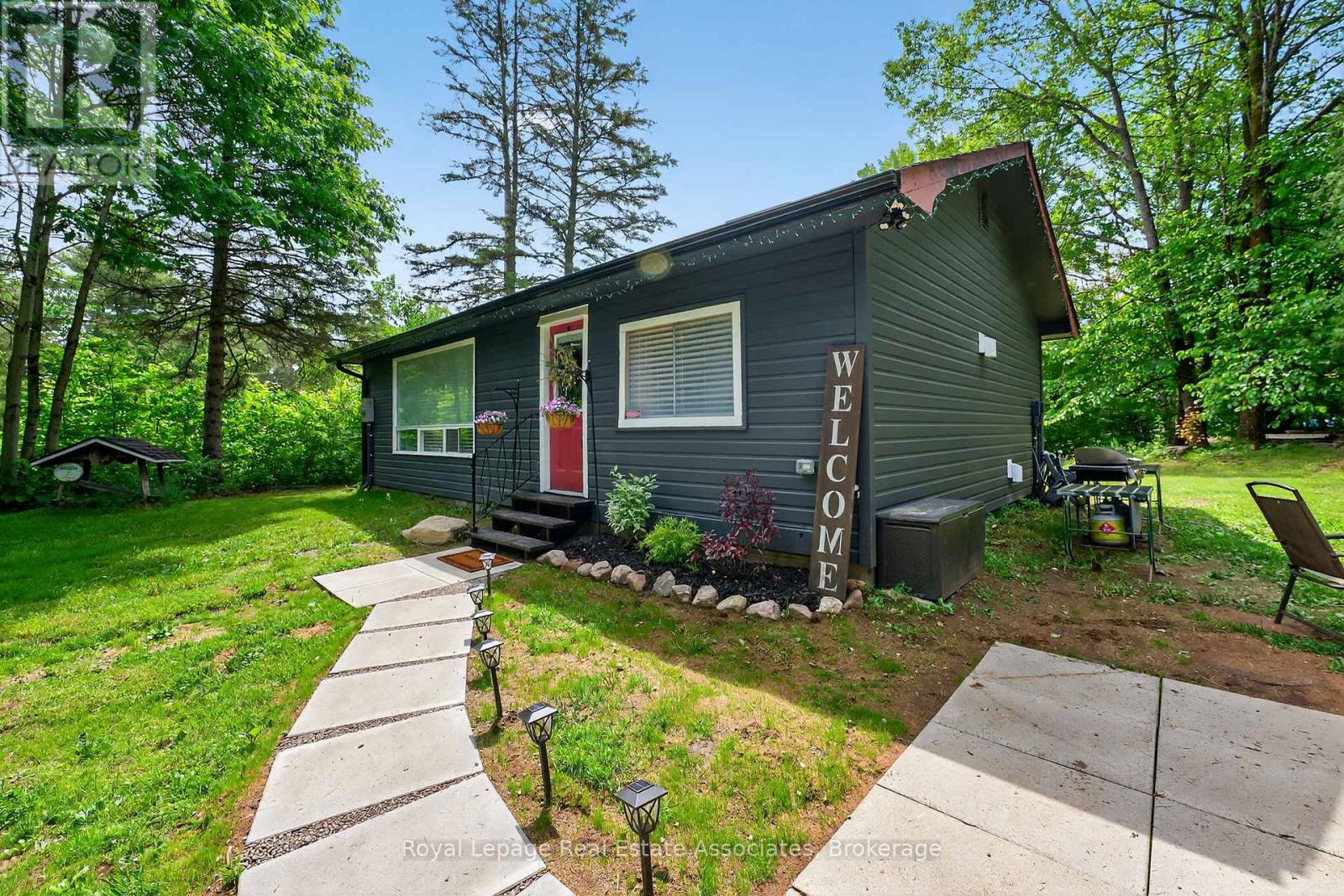 17377 35 Highway, Algonquin Highlands, Ontario  K0M 1J2 - Photo 9 - X12420190