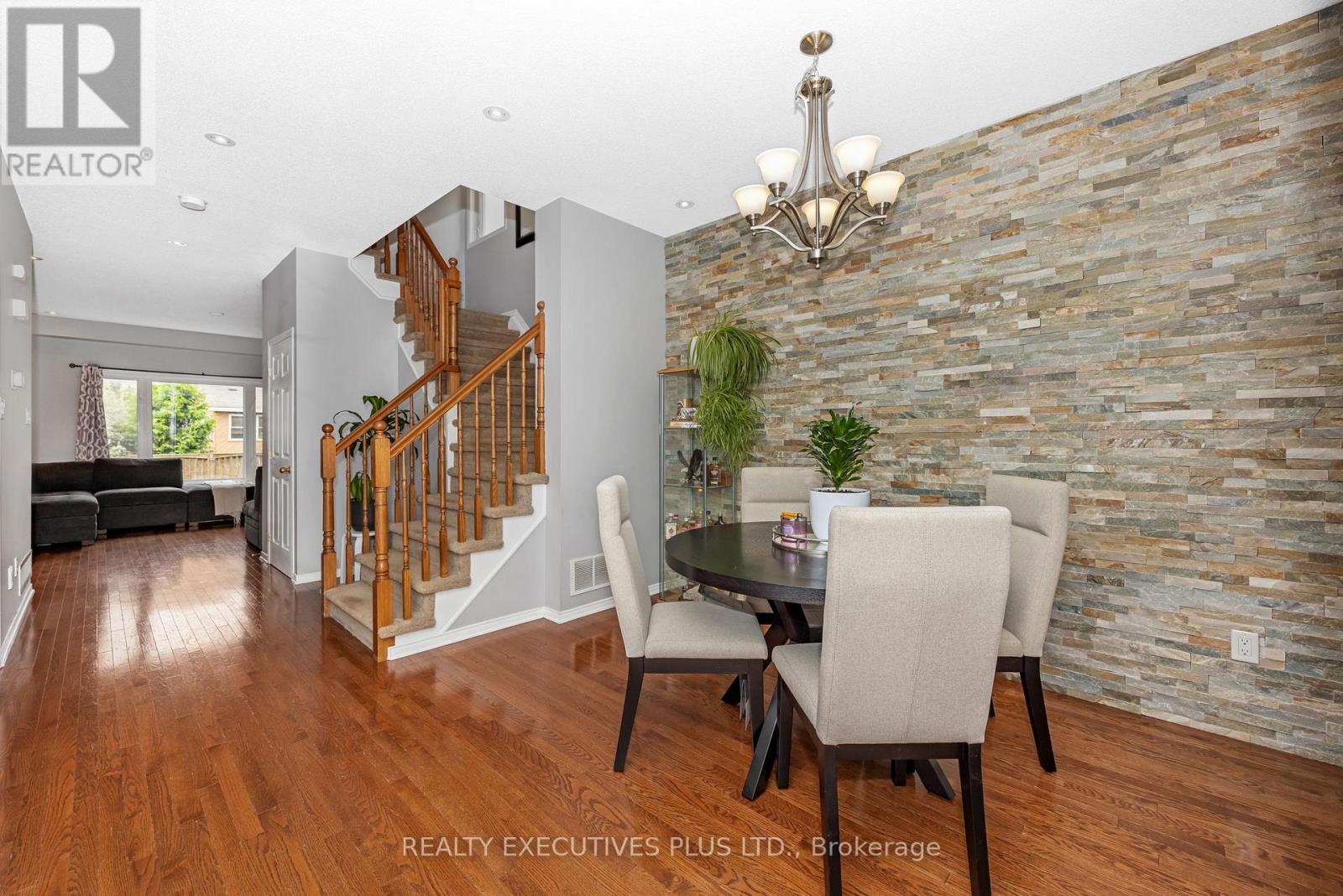 341 Jasper Crescent, Clarence-Rockland, Ontario  K4K 0C9 - Photo 4 - X12420208