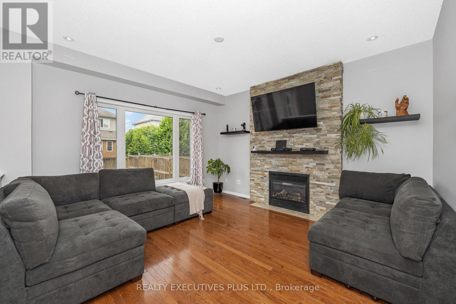341 Jasper Crescent, Clarence-Rockland, Ontario  K4K 0C9 - Photo 6 - X12420208