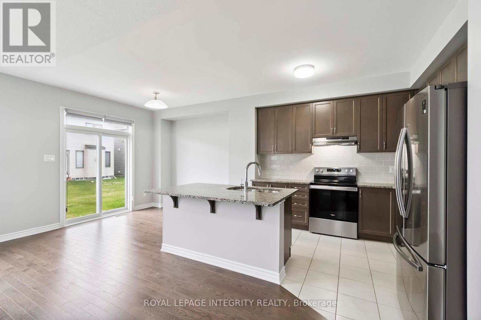 95 Mesa Drive, Ottawa, Ontario  K2J 6W1 - Photo 11 - X12420209