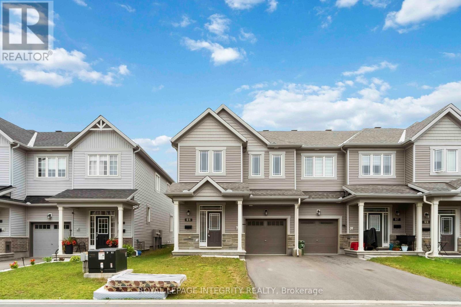 95 Mesa Drive, Ottawa, Ontario  K2J 6W1 - Photo 3 - X12420209